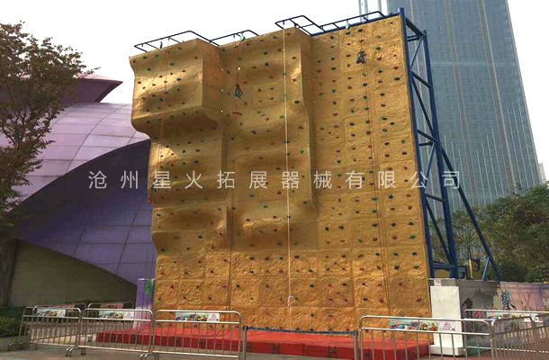 獨(dú)立攀巖墻