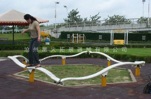 乘風(fēng)破浪-青少年拓展器材-場(chǎng)地拓展器械