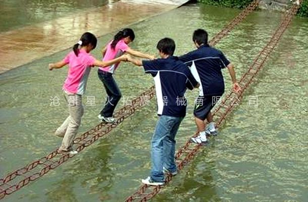 水上情侶橋-水上拓展項目設(shè)備-水上拓展器材