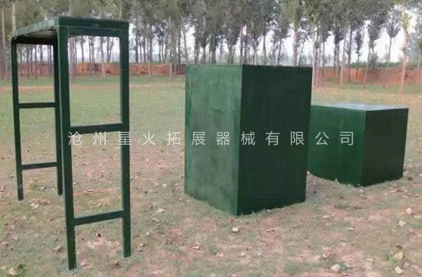 部隊400米障礙器材