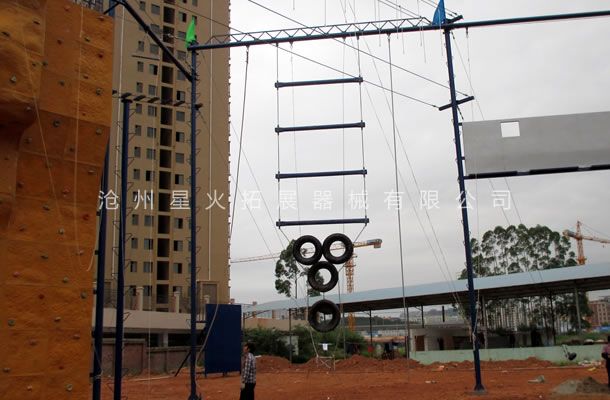 高空拓展器材，高空拓展訓(xùn)練架