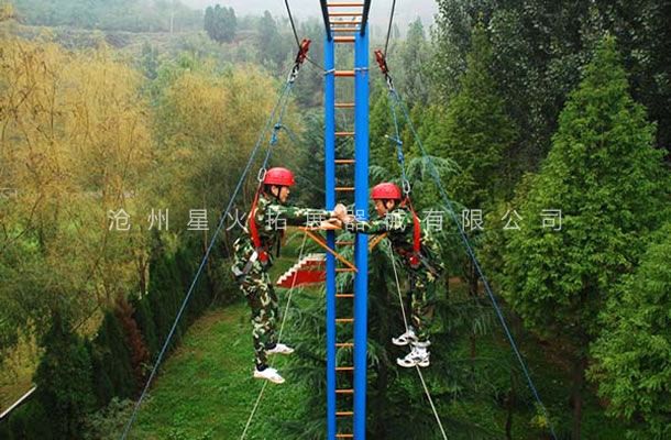 高空拓展器材，高空拓展訓(xùn)練架