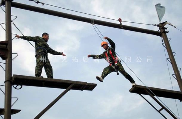拓展高空架，高空拓展設(shè)備 