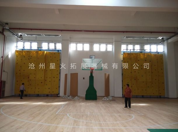 戶(hù)外攀巖墻 攀巖設(shè)施