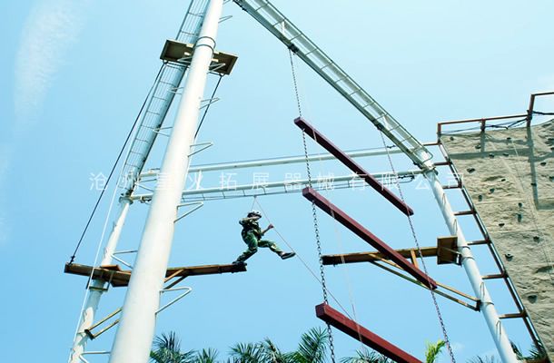 高空拓展訓練設備