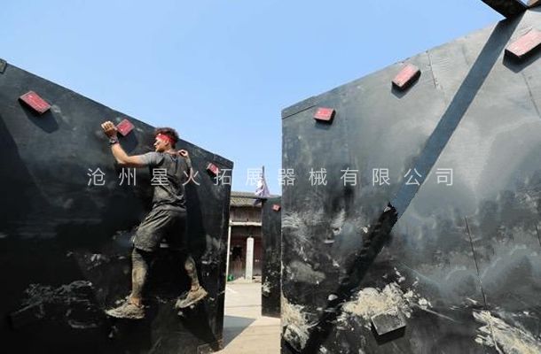 戶外極限挑戰(zhàn)項目設(shè)備