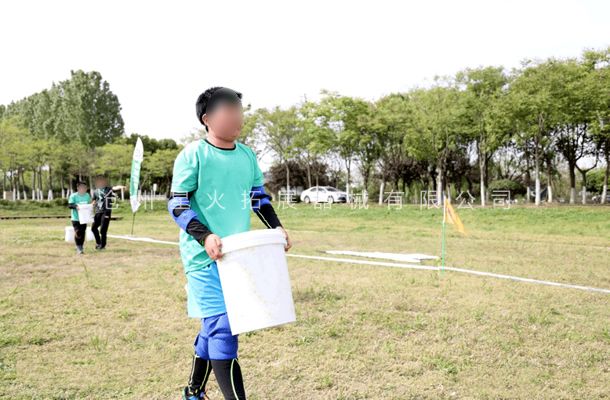 斯巴達(dá)勇士賽訓(xùn)練器材